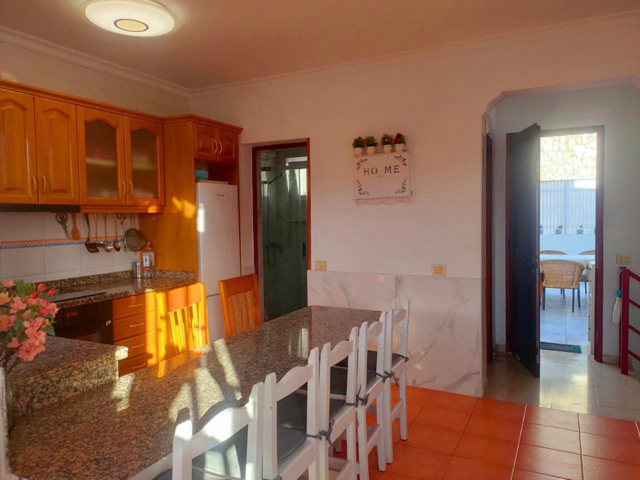 Big Villa Puerto Rico Streetfront With Private Saltwater Jacuzzi Pool, Bbq, Kitchen & 3 Terraces Near Shopping Center Exterior photo
