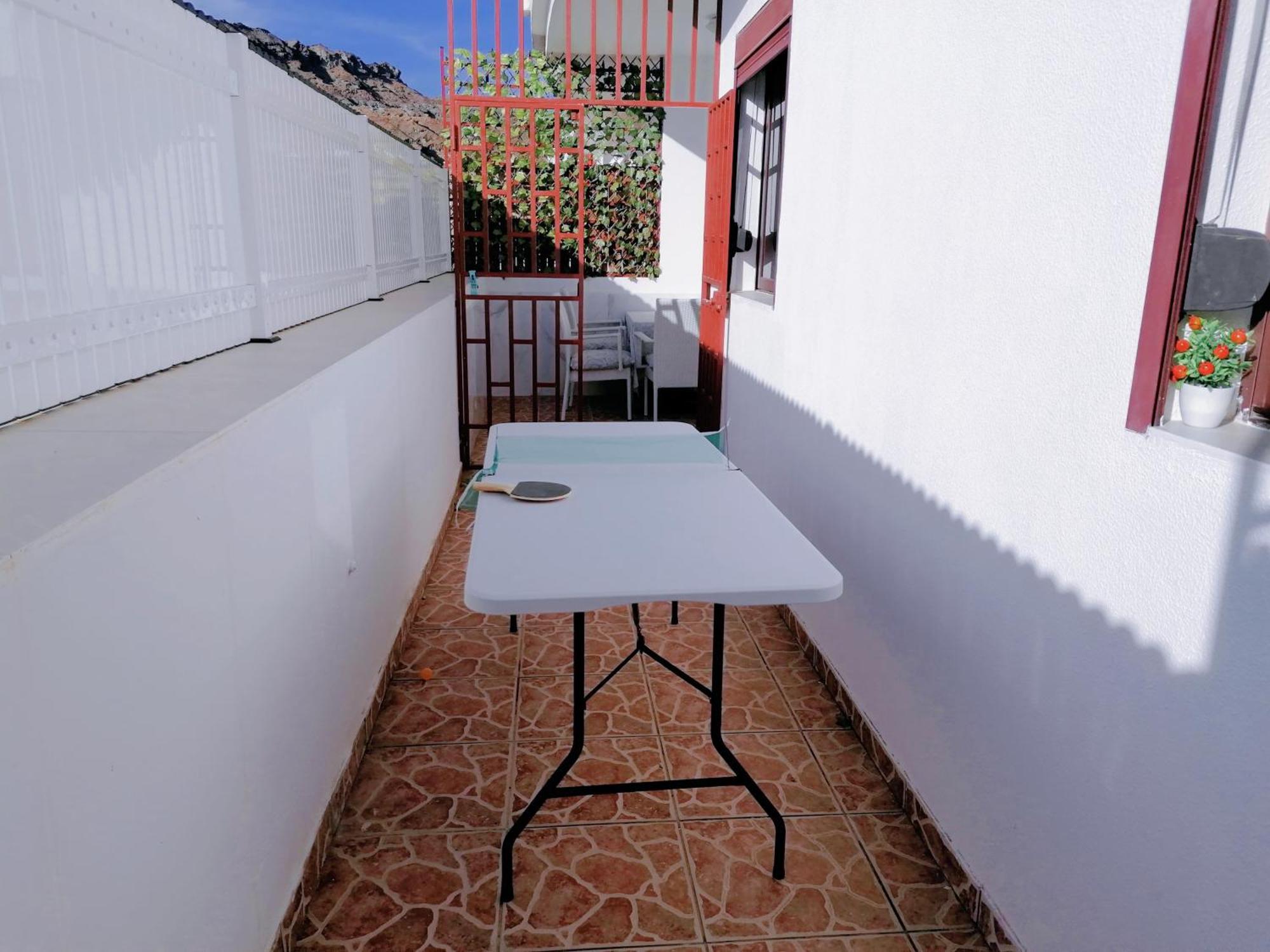 Big Villa Puerto Rico Streetfront With Private Saltwater Jacuzzi Pool, Bbq, Kitchen & 3 Terraces Near Shopping Center Puerto Rico (Gran Canaria) Exterior photo
