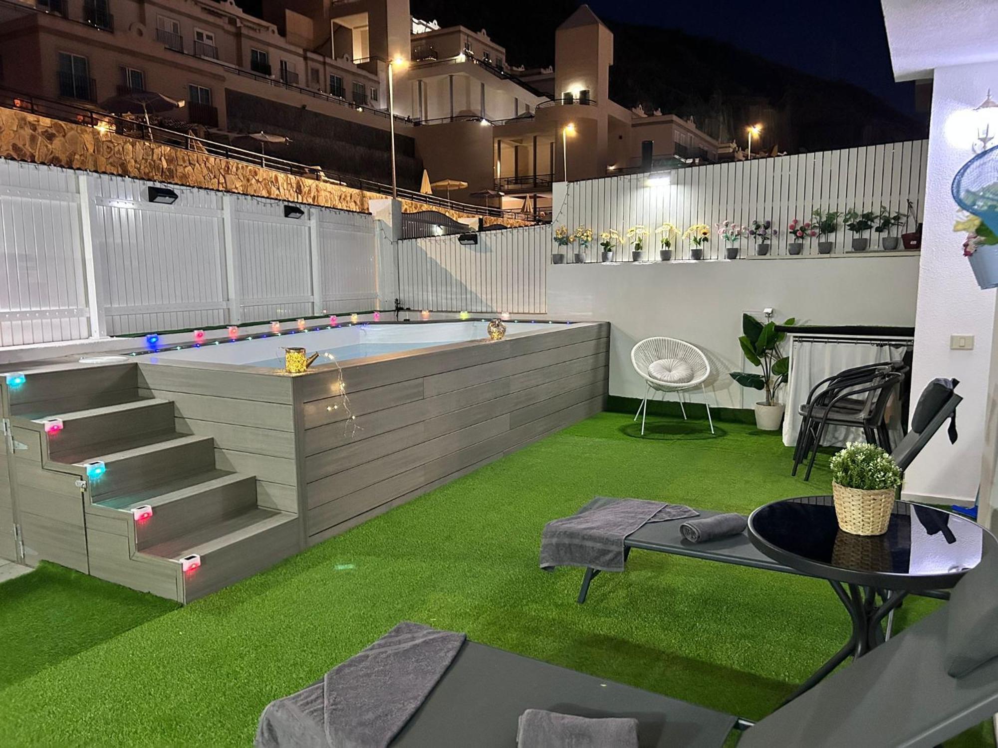 Big Villa Puerto Rico Streetfront With Private Saltwater Jacuzzi Pool, Bbq, Kitchen & 3 Terraces Near Shopping Center Exterior photo