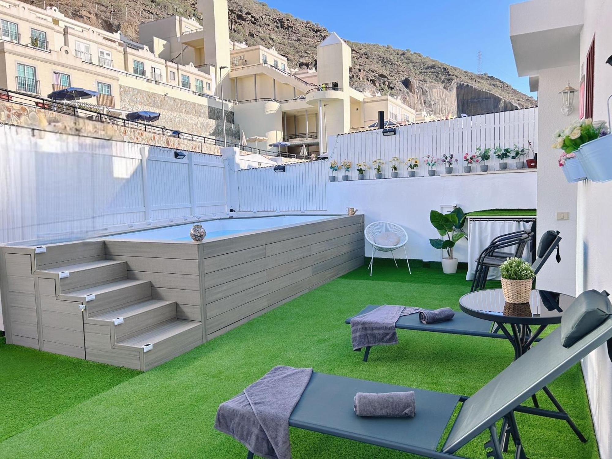 Big Villa Puerto Rico Streetfront With Private Saltwater Jacuzzi Pool, Bbq, Kitchen & 3 Terraces Near Shopping Center Exterior photo