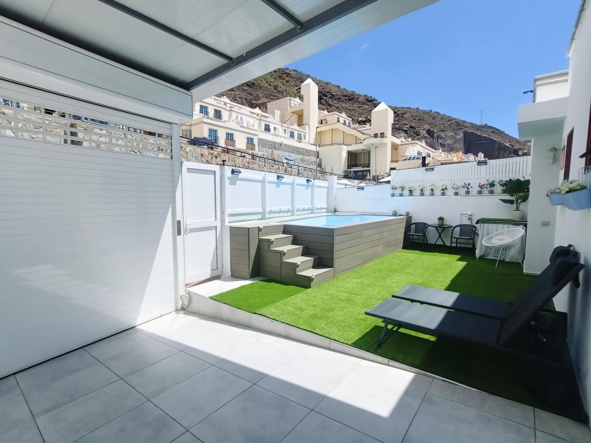 Big Villa Puerto Rico Streetfront With Private Saltwater Jacuzzi Pool, Bbq, Kitchen & 3 Terraces Near Shopping Center Puerto Rico (Gran Canaria) Exterior photo