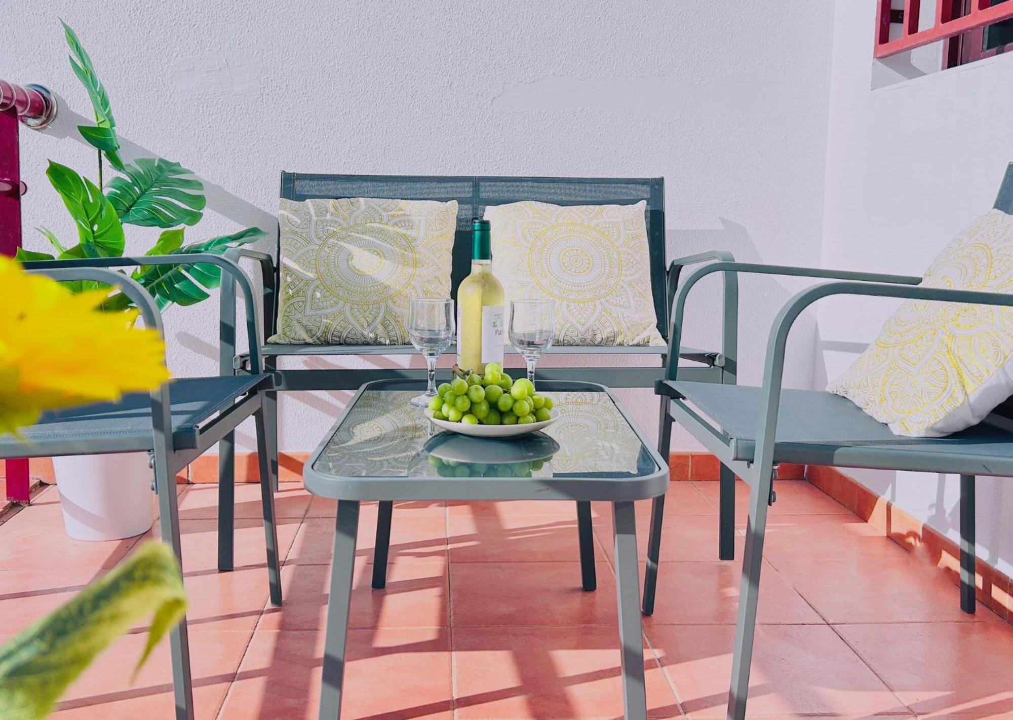 Big Villa Puerto Rico Streetfront With Private Saltwater Jacuzzi Pool, Bbq, Kitchen & 3 Terraces Near Shopping Center Puerto Rico (Gran Canaria) Exterior photo