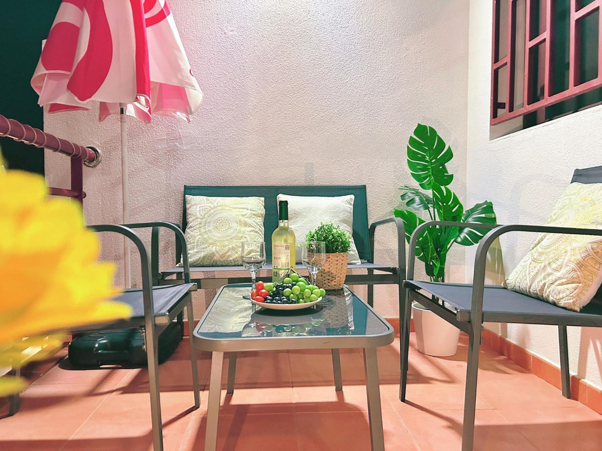 Big Villa Puerto Rico Streetfront With Private Saltwater Jacuzzi Pool, Bbq, Kitchen & 3 Terraces Near Shopping Center Puerto Rico (Gran Canaria) Exterior photo